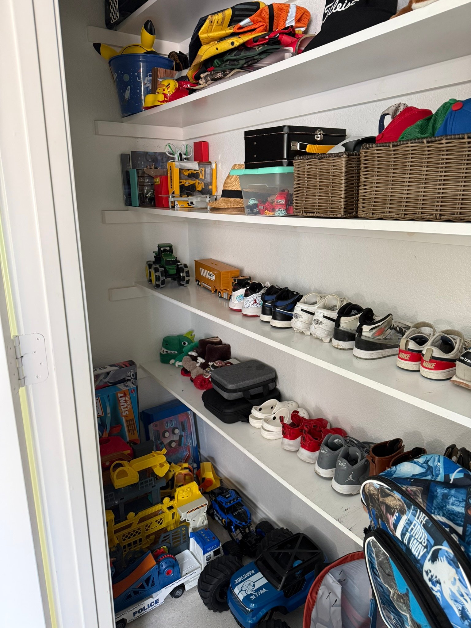Kids Closet Celina3